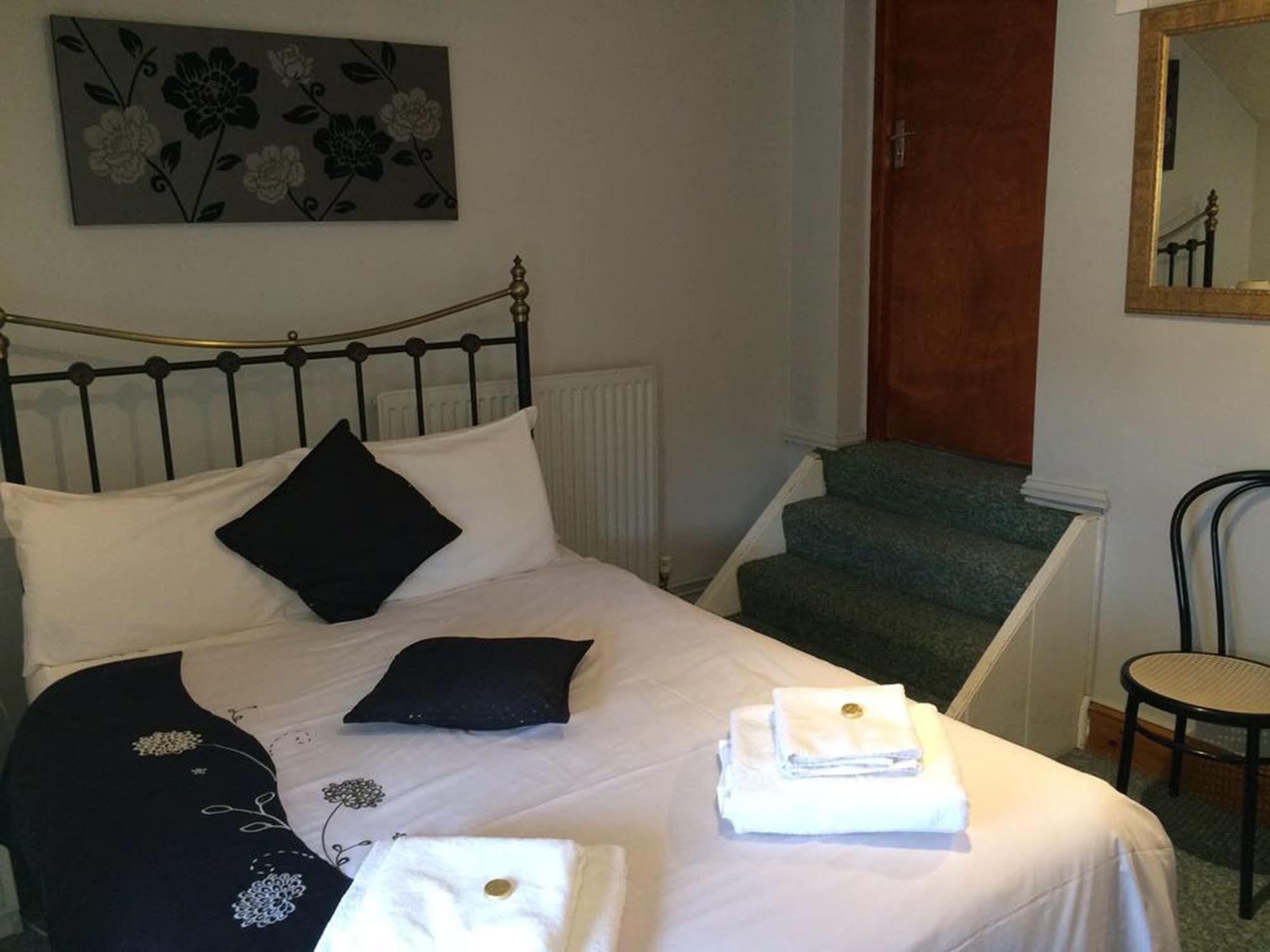 Charlotte House Hotel بيتربرو المظهر الخارجي الصورة